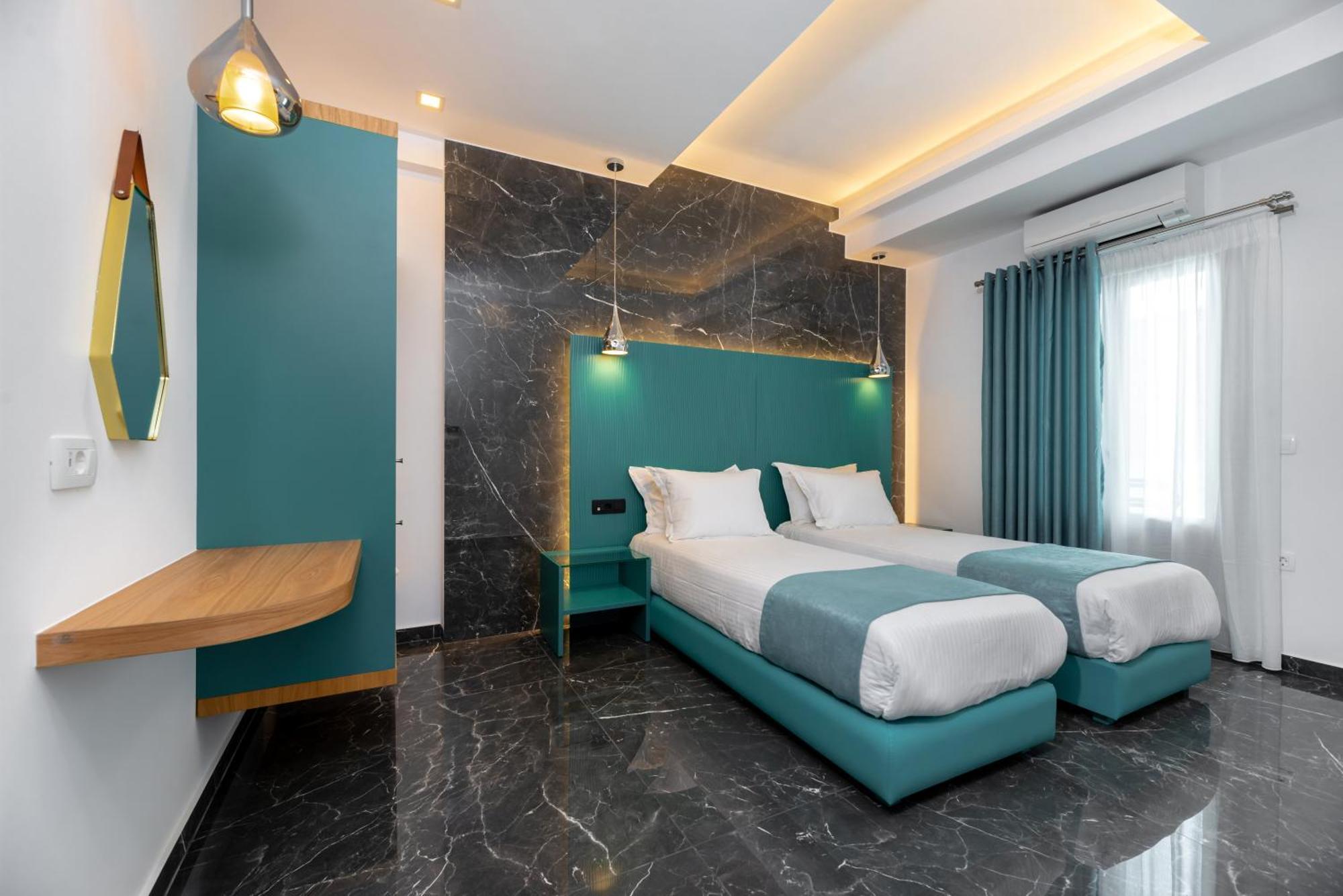 Deluxe Hotel Santorini Fira  Phòng bức ảnh