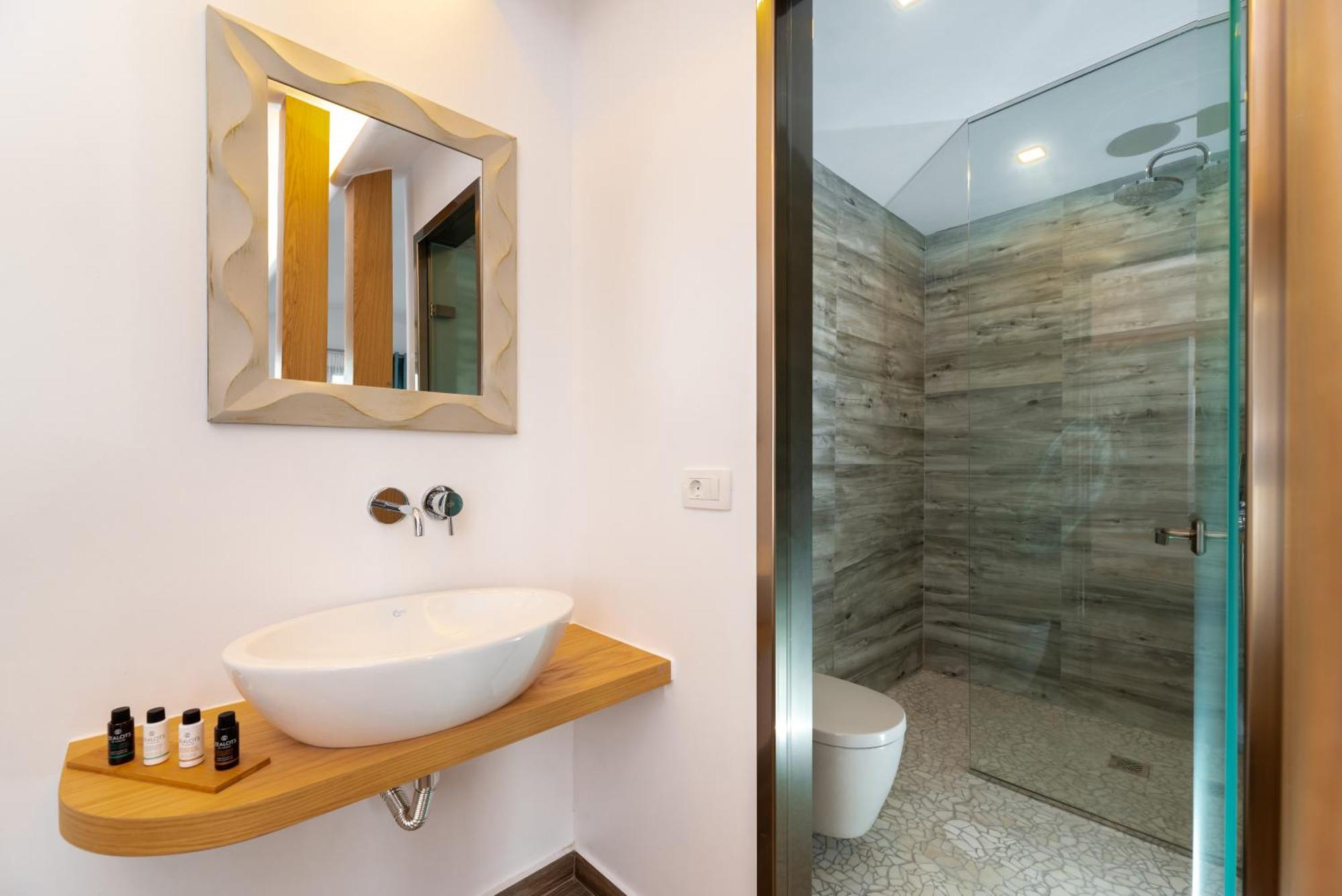 Deluxe Hotel Santorini Fira  Phòng bức ảnh
